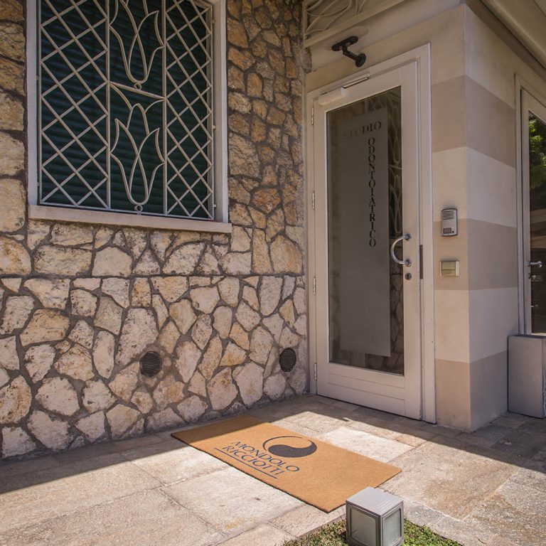 studio dentistico mondolo ricciotti